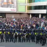 Σαντορίνη: Η νύχτα που οι κάτοικοι κοιμούνται στα αυτοκίνητα λόγω των σεισμών