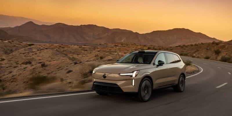 332051 new volvo ex90 on the road 1920x1280 1