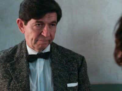 Grand hotel o chronis antimetopos me mia dysaresti ekplixi