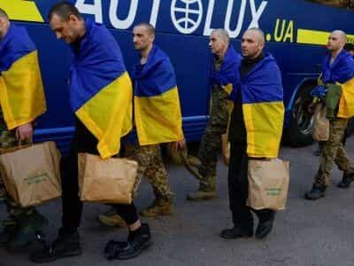 Ukraine prisoners hostages 450x300 1