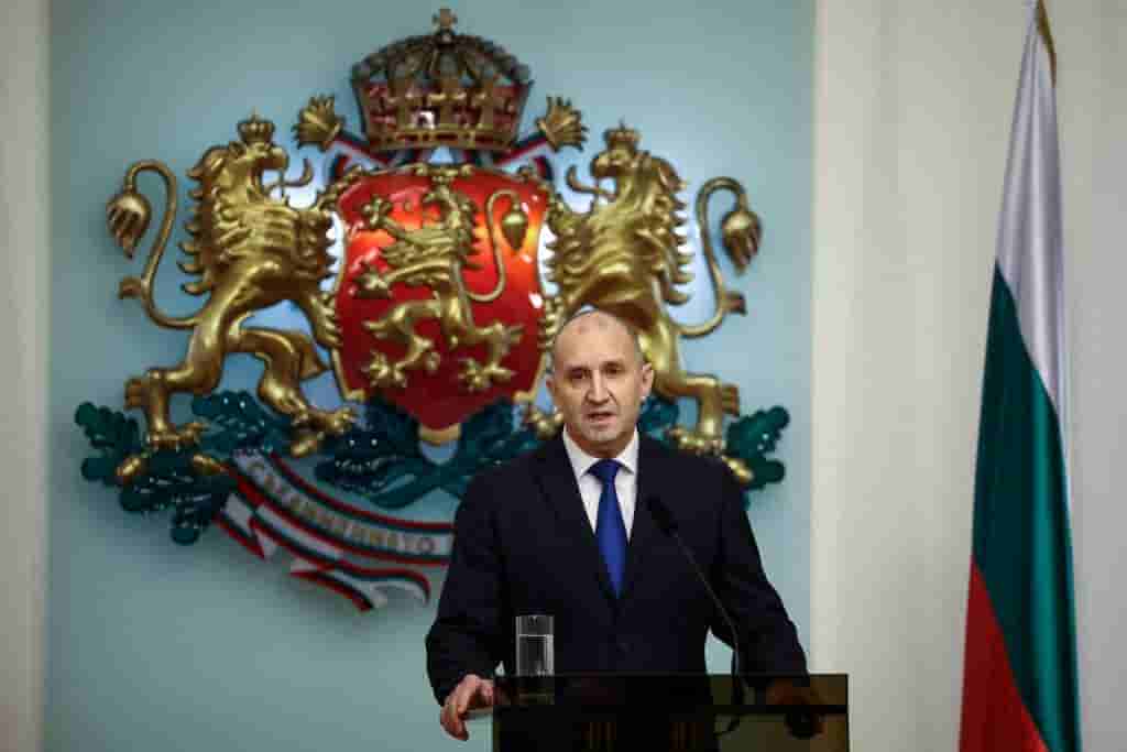 Γαλλία: Ο Λεκορνί εξετάζει να ενεργοποιήσει το Άρθρο 49.3 για την έγκριση του προϋπολογισμού