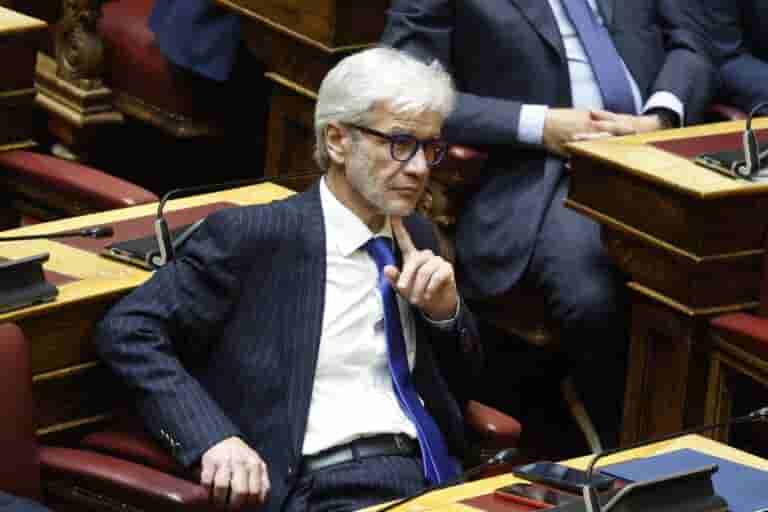 Ινδονησία: Ζευγάρι τιμωρήθηκε με δημόσιο ξυλοδαρμό γιατί είχε επαφές και κατανάλωσε αλκοόλ