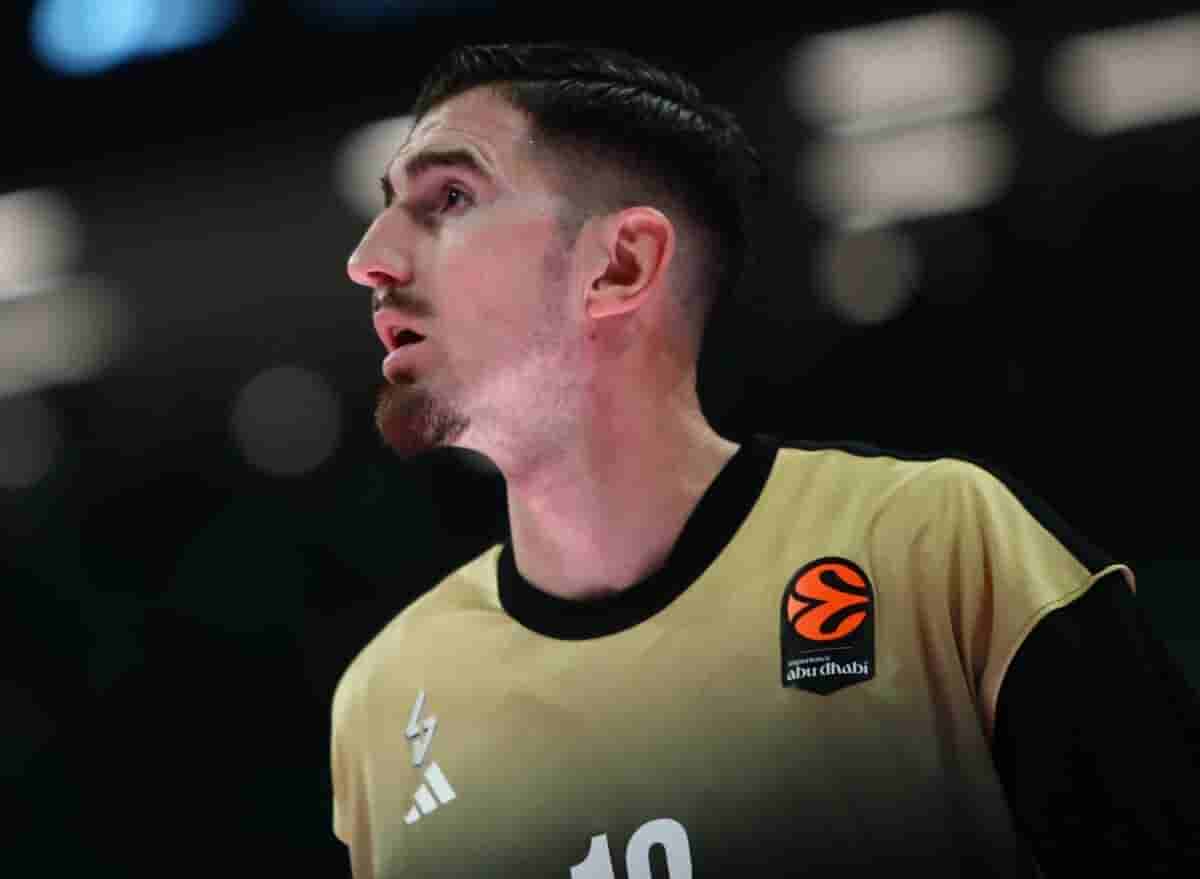 Ιράν: Οι ΗΠΑ αναπτύσσουν βομβαρδιστικά και αεροπλανοφόρα καθώς ο Τραμπ ευχαριστεί την Τεχεράνη