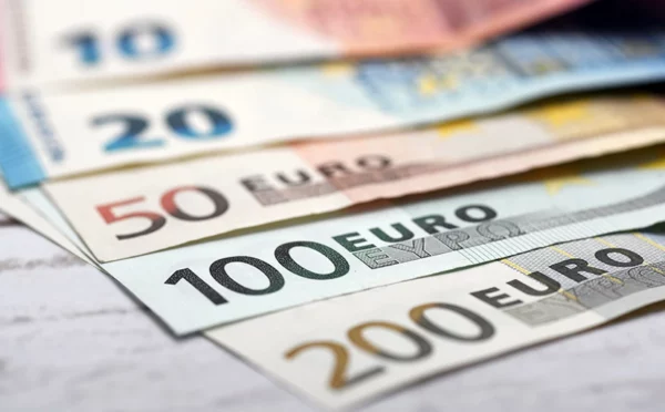 Έκλεισε η φωνή σας και δεν σταματάτε να βήχετε; Μπορεί να έχετε αδενοϊό και όχι γρίπη