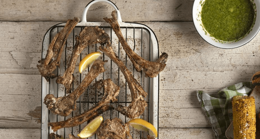 Θεσσαλονίκη: Σοκαριστικό βίντεο από άγριο ξυλοδαρμό ανηλίκου – Τον χτυπούσαν 10 άτομα