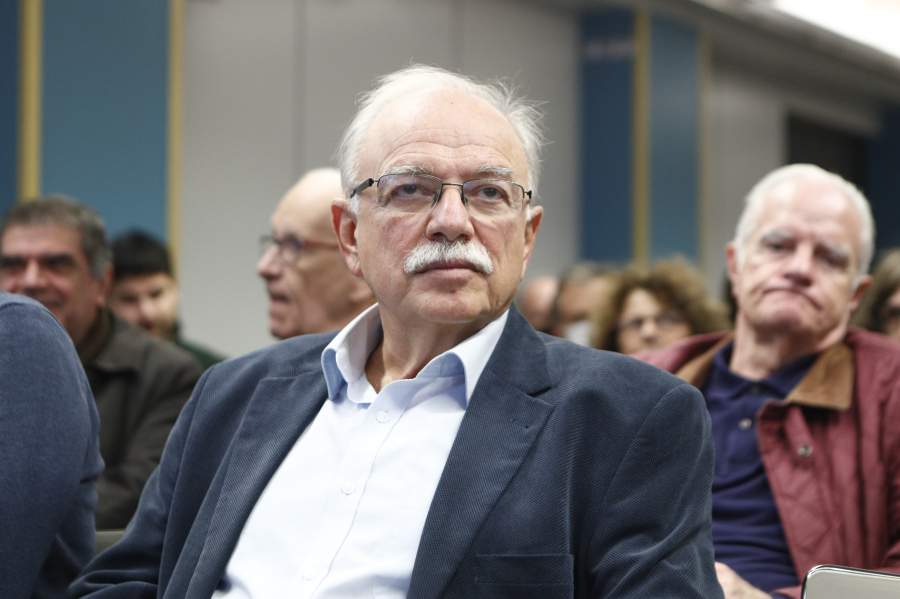 Γιατί το σπίτι μυρίζει συνέχεια; Το κόλπο που θα το σταματήσει σε 10 λεπτά