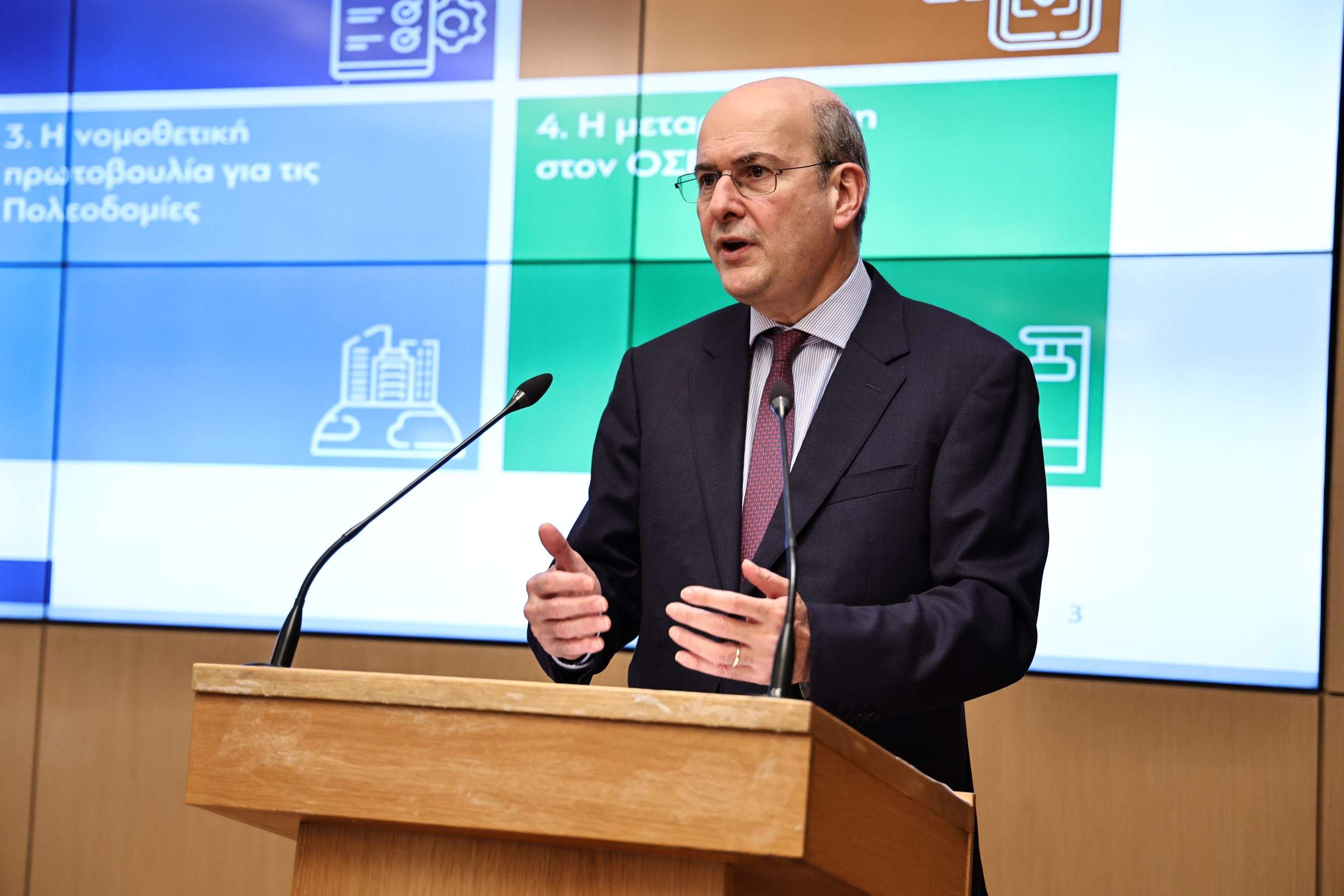 Ιόνια Οδός: Νέες φωτογραφίες από την κατολίσθηση – Κλειστό το τμήμα από την Αμφιλοχία μέχρι την Άρτα