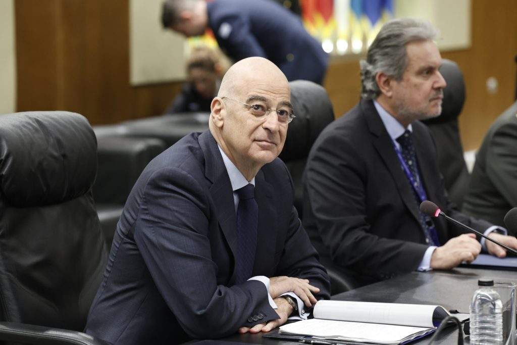 Βίντεο – έπος στο Allwyn Final 8: Γκραντ και Γουόκαπ φορούν σαρίκι και απαγγέλλουν μαντινάδες σε Καλαϊτζάκη και Λαρεντζάκη