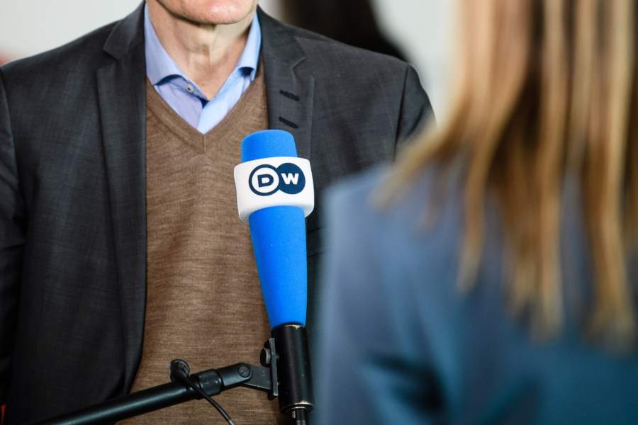 Τρύπα στον τοίχο; 5 βήματα για να την εξαφανίσεις σαν επαγγελματίας