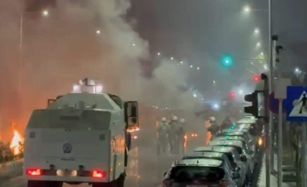 Πόρτο Λεόνε: Η Ρίτα στο στόχαστρο του Ηλία – Την παρακολουθεί και…