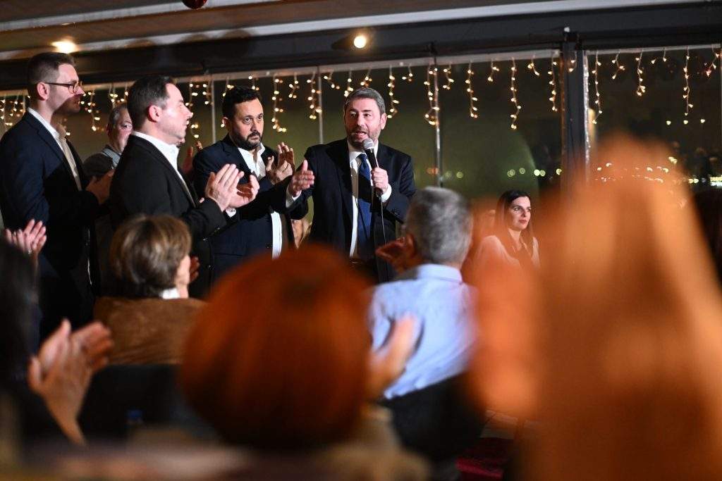 Νέα Πέραμος: «Δεν τα θέλω τα λεφτά, είναι καταραμένα» λέει η μητέρα του 27χρονου