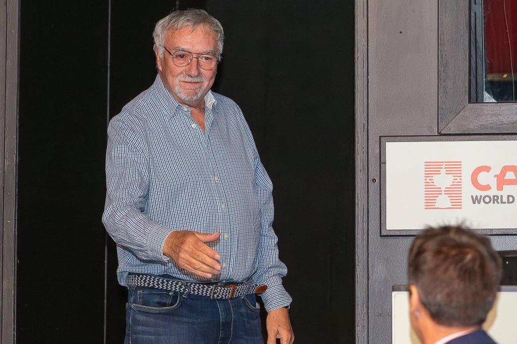 Μία που τον έφερε ο Βόλος και μία που φεύγει