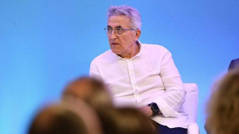 Πολιτικοί, δισεκατομμυριούχοι και βασιλείς: Το σκοτεινό παγκόσμιο δίκτυο ισχύος του Τζέφρι Έπσταϊν