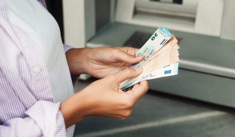 Ζελένσκι στη Διάσκεψη του Μονάχου:  Ζητά εκεχειρία για τη διεξαγωγή εκλογών – “Το Κίεβο καλείται πολύ συχνά σε παραχωρήσεις” (Βίντεο)