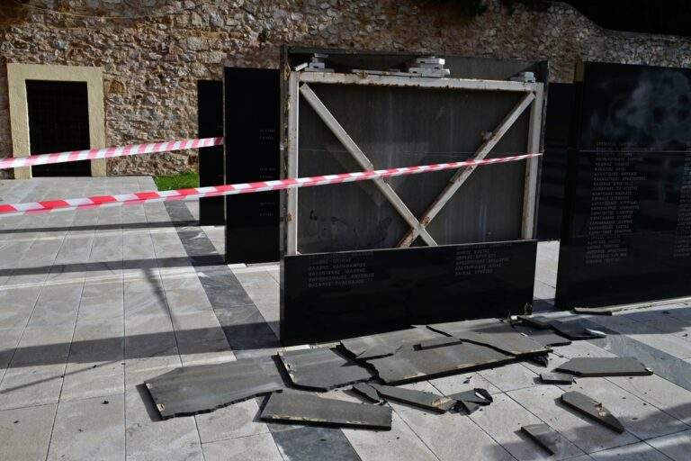 Συμφωνία Κακλαμάνη – Μενδώνη για τα ντοκουμέντα της Καισαριανής: Αν αποκτηθούν, θα παραχωρηθούν στη Βουλή