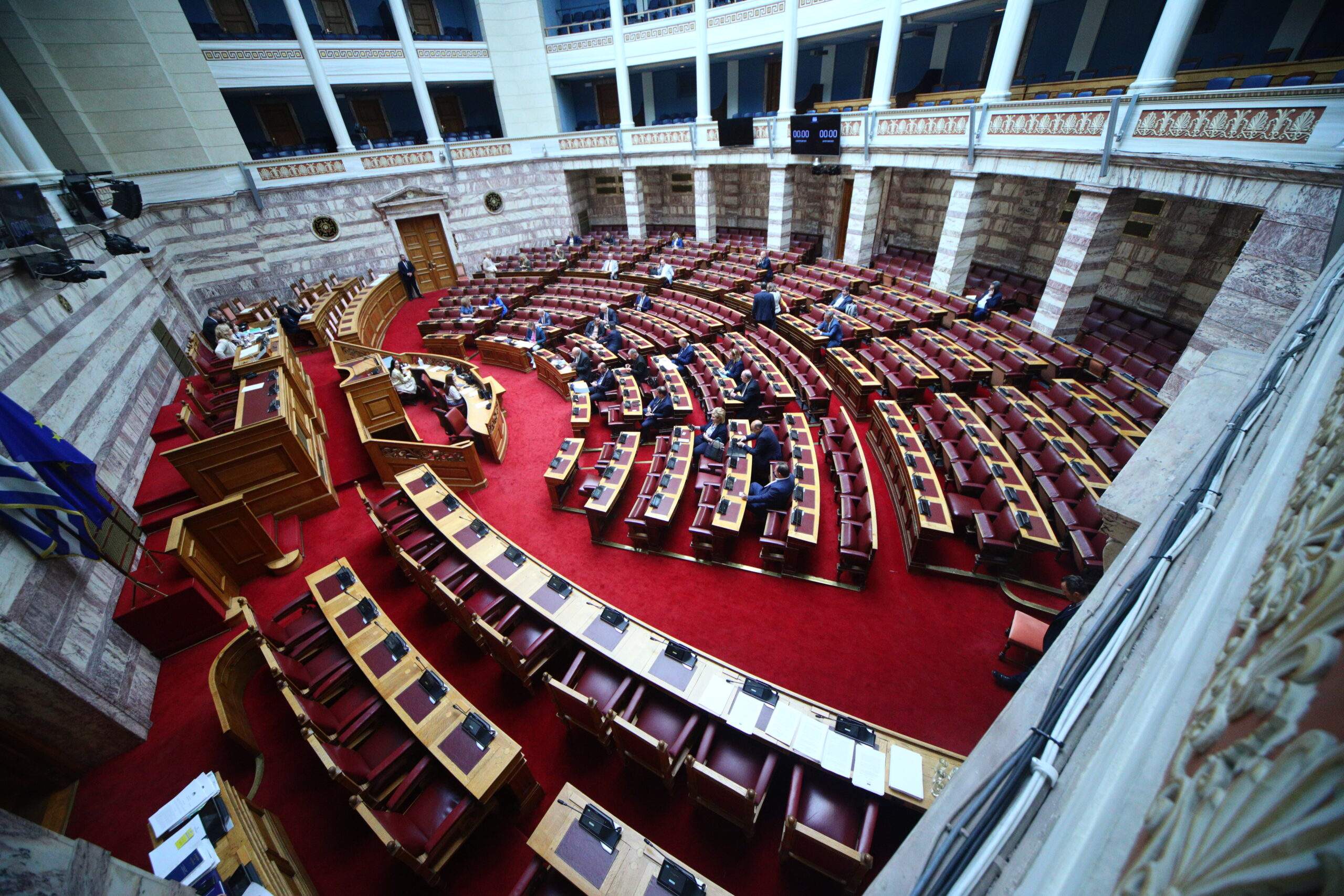 Λήμνος: Συντονισμένη επιχείρηση «σκούπα» στο λιμάνι της Νέας Κούταλης μετά το σφυροκόπημα της κακοκαιρίας. Δείτε εικόνες