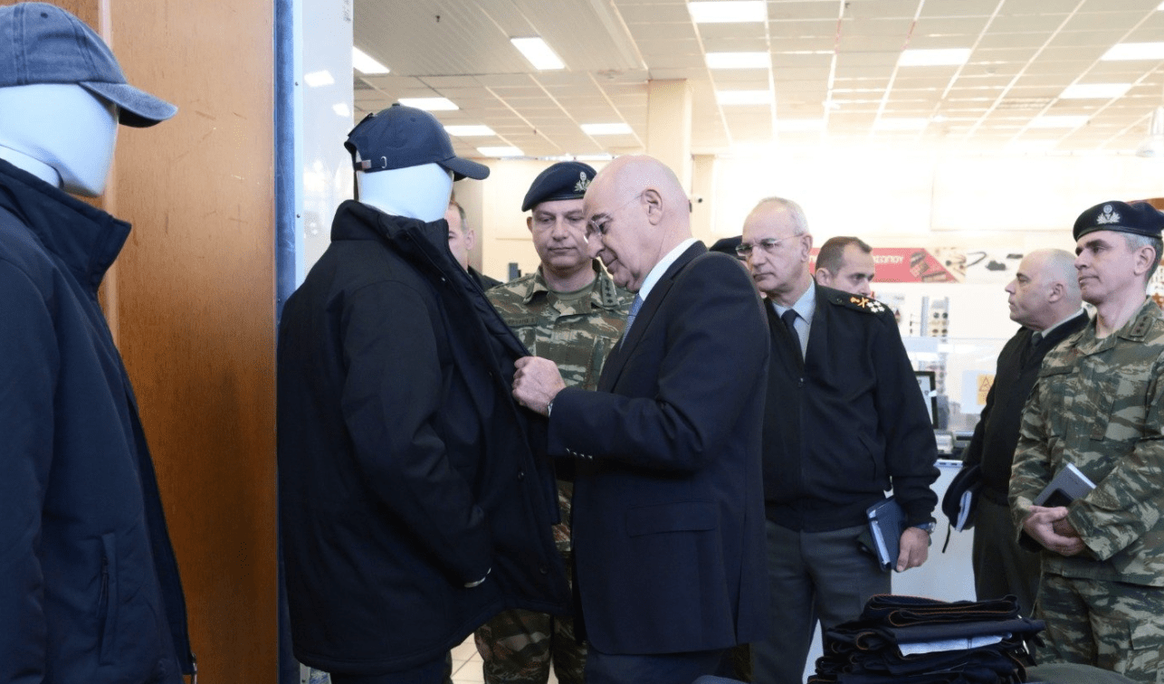 WSJ: Οι ΗΠΑ στέλνουν το μεγαλύτερο πολεμικό πλοίο τους στη Μέση Ανατολή με το βλέμμα στο Ιράν