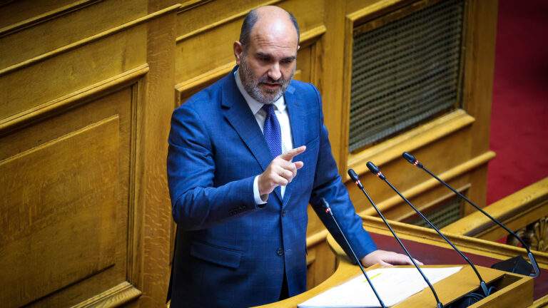 Akylas: «Αν δεν πήγαινα εγώ στη Eurovision, θα ήθελα να πάει η Marseaux»