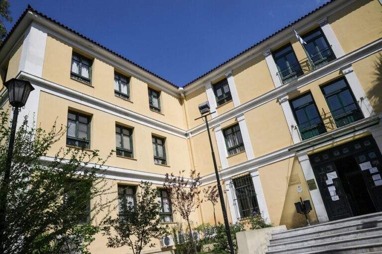 Ξέφυγε κρατούμενος από την Ευελπίδων: Βίντεο με τους αστυνομικούς να τρέχουν