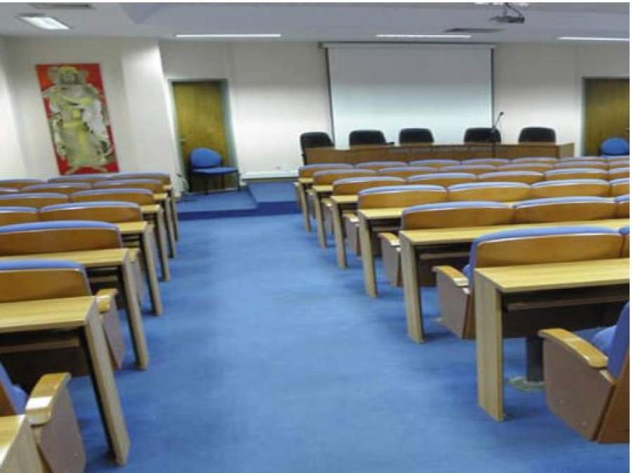 Θεσσαλονίκη: Λεωφορείο τυλίχθηκε στις φλόγες στη Σίνδο, σώος ο οδηγός και οι επιβάτες