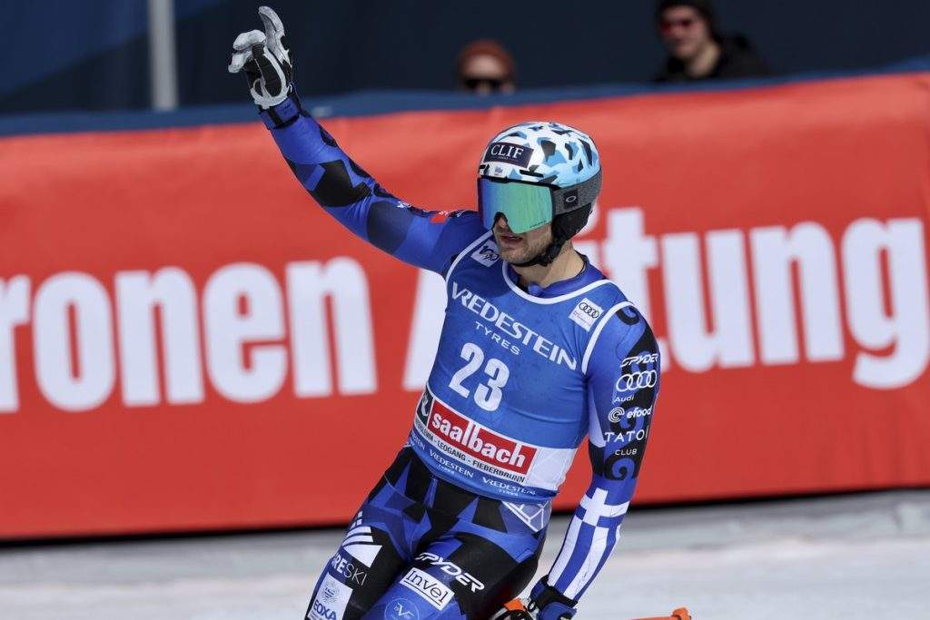 Κόλαφος ο Μικρούτσικος: «Να κάνω τον γλείφτη στην ΕΡΤ;»