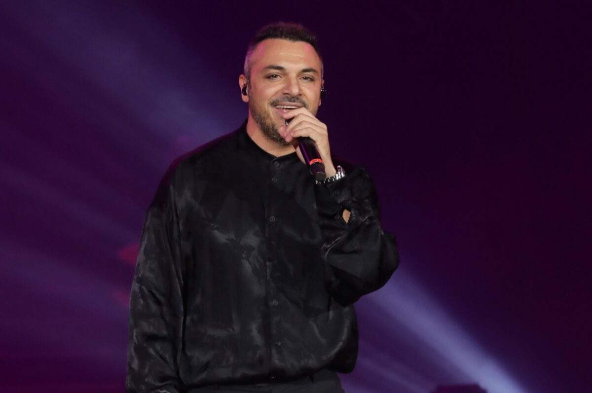 Η στιγμή που τρανς πατέρας πυροβολεί τη σύζυγο και τα παιδιά του σε σχολικό αγώνα χόκεϊ στο Ρόουντ Άιλαντ