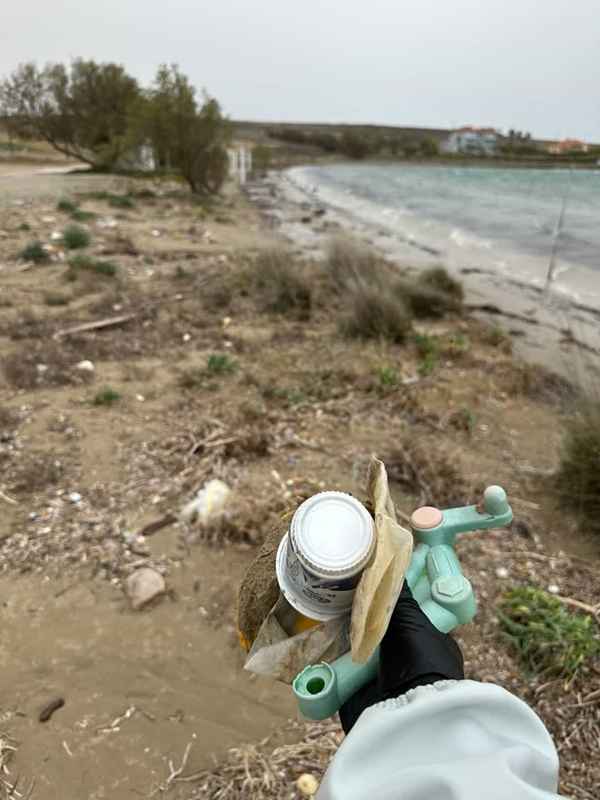 Τα φυτά στο μπαλκόνι σου «δεν ζουν»; Το 5λεπτο κόλπο που τα ξαναζωντανεύει