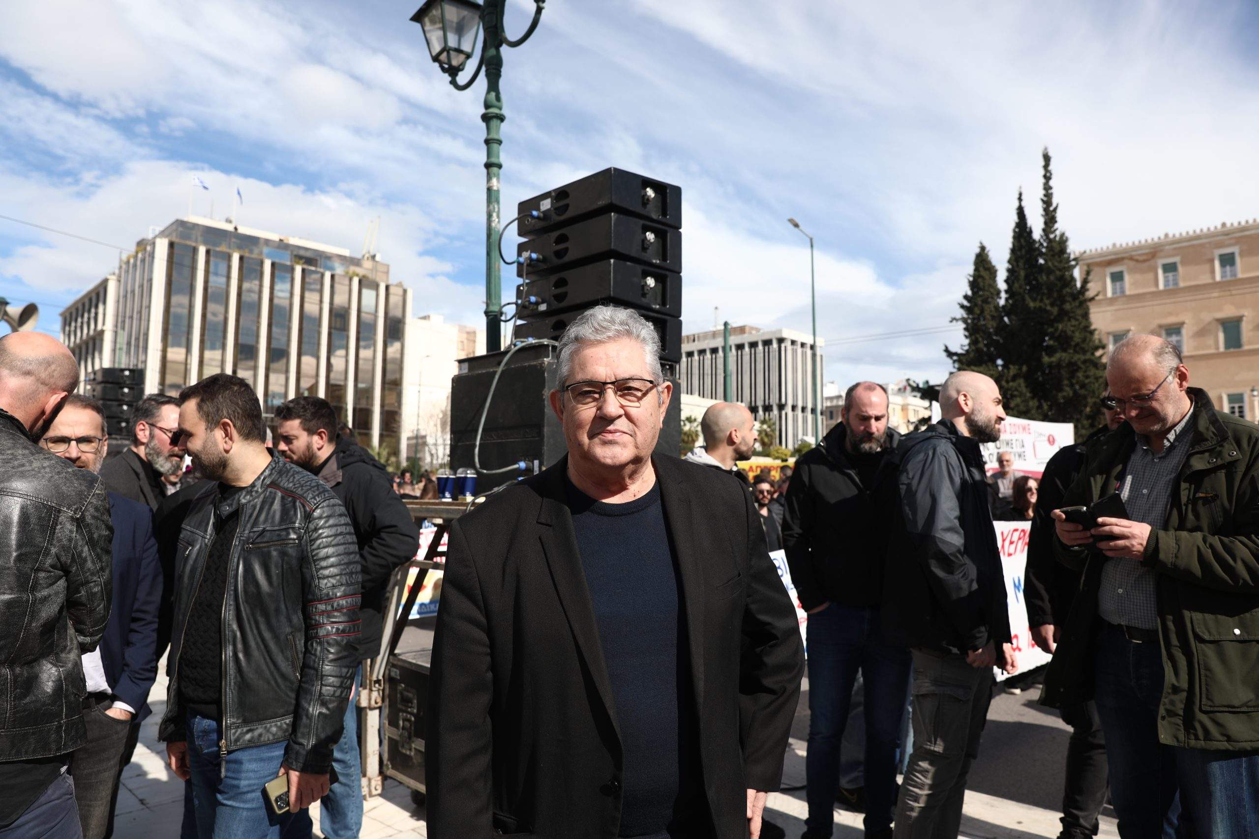 Ευρωβαρόμετρο στέλνει μήνυμα στη Διάσκεψη Ασφαλείας του Μονάχου: Το 68% νιώθει ότι η χώρα του απειλείται – Τι λένε οι Έλληνες