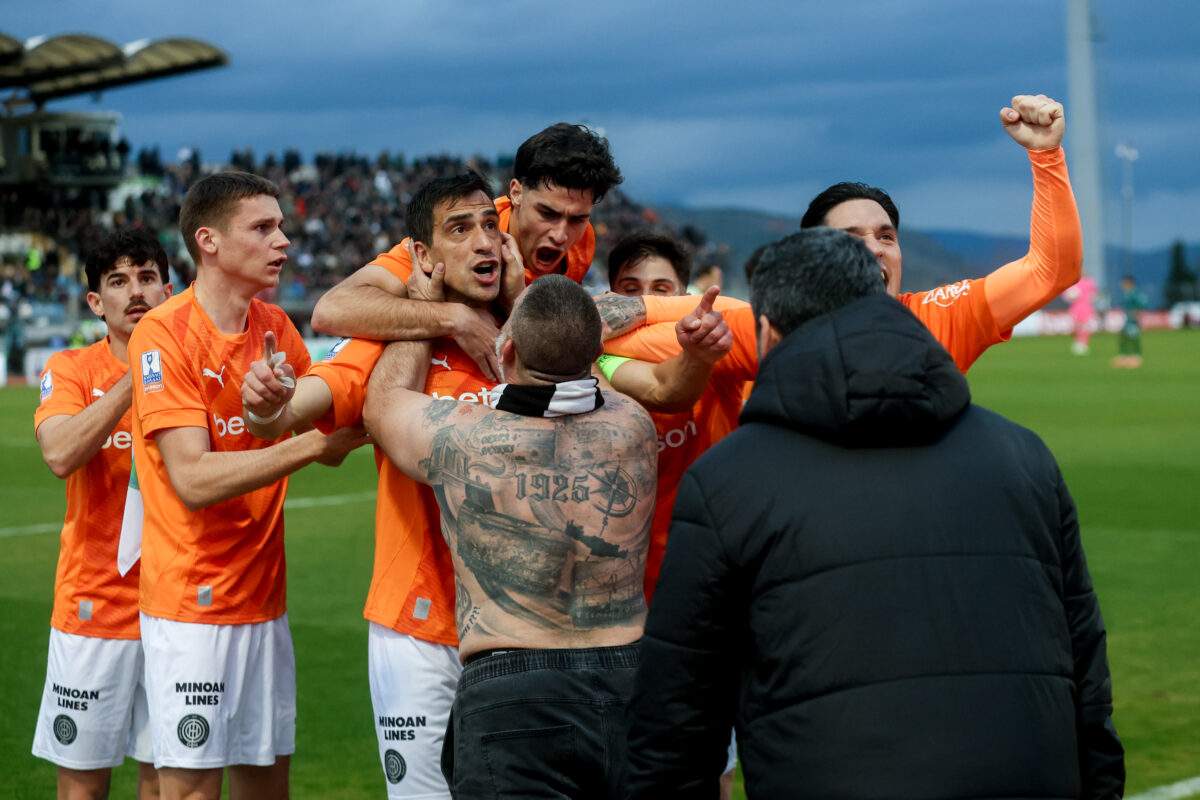 Λαχανοντολμάδες με κάστανα, χόρτα του Αιγαίου και μπακλαβάς στο δείπνο Μητσοτάκη – Ερντογάν