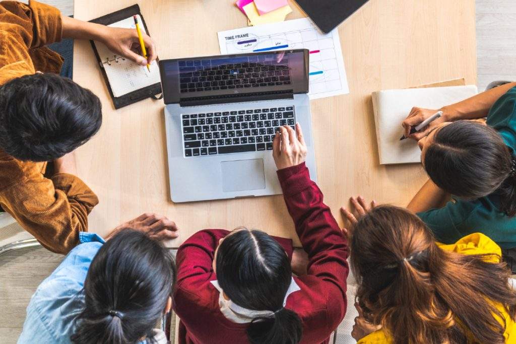 Θέλω να κοντραριστώ με τον Verstappen – Russell