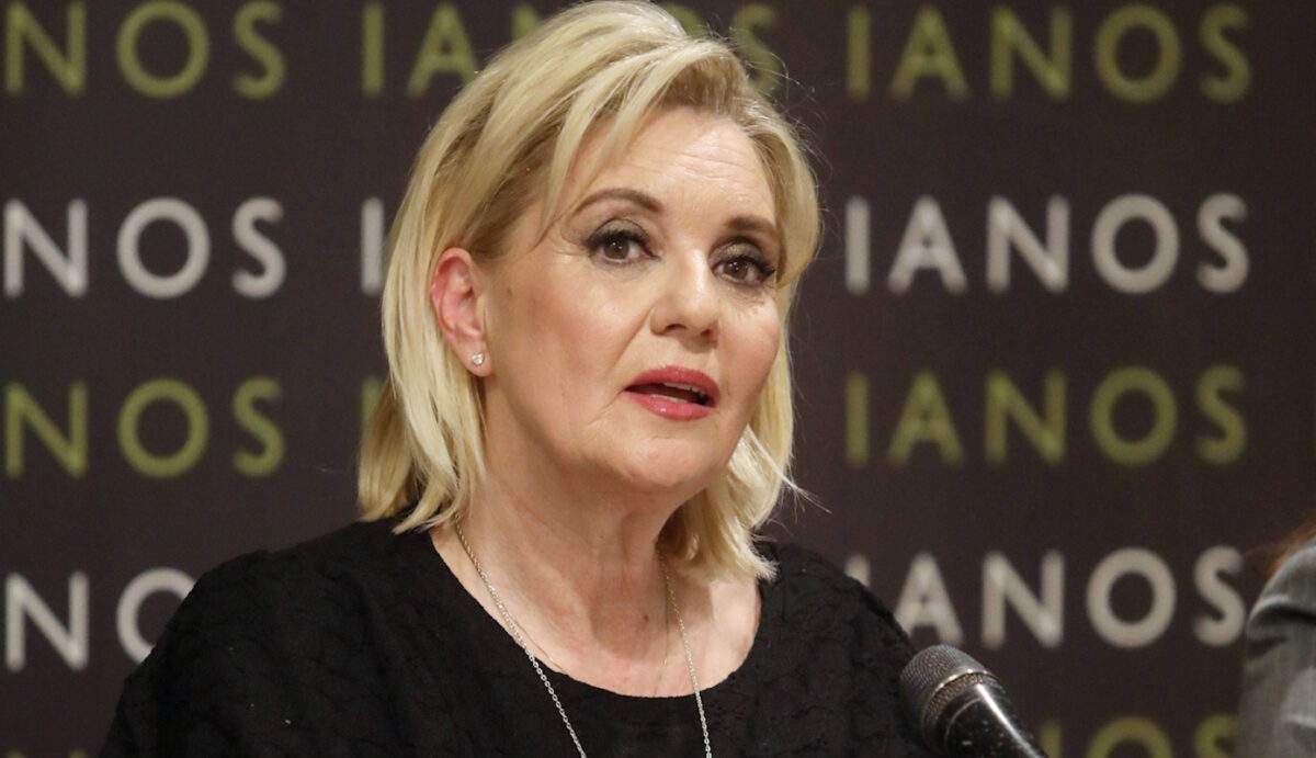 «Πώς μπορεί να δολοφονείται κάποιος μπροστά σου και να μη δεις;»: Οι αντιφάσεις του αρχιφύλακα στις φυλακές Δομοκού