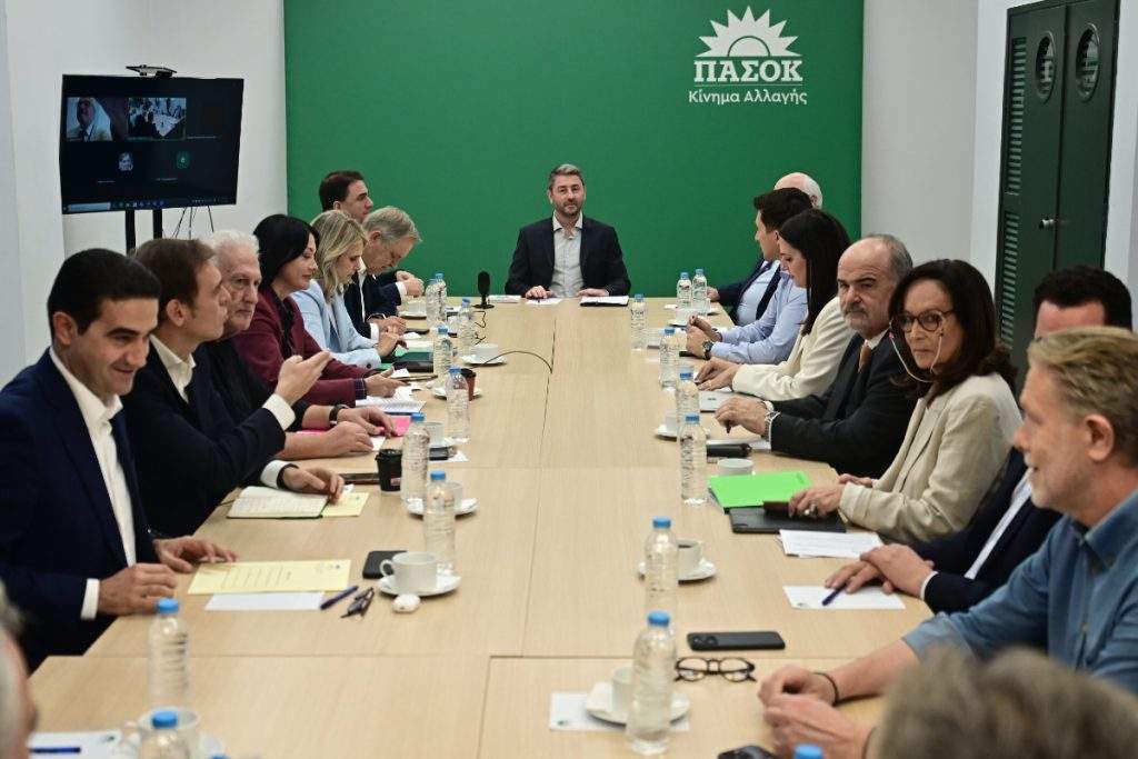 Να μ’ αγαπάς: Η Άννα καίει τους Καλλιγάδες – Το έγγραφο φωτιά