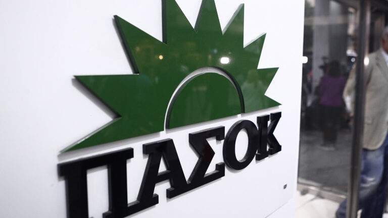 Διαγράφηκε από την ΚΟ του ΠΑΣΟΚ ο βουλευτής Λέσβου Παναγιώτης Παρασκευαΐδης