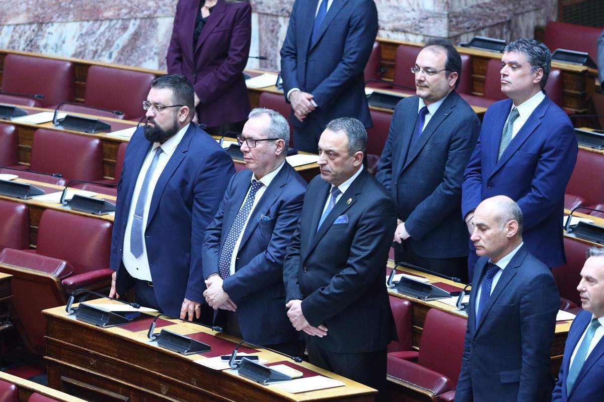Να μ’ αγαπάς: Σκληρό παζάρι για τη ζωή του Θεόφιλου