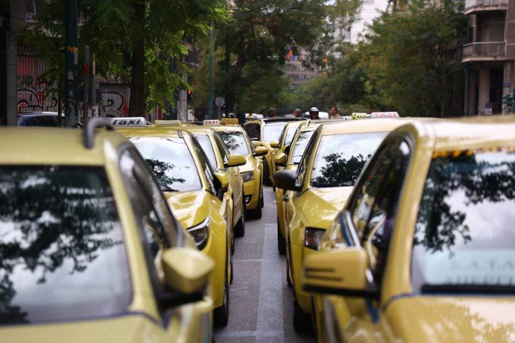 Η Γη της Ελιάς: Οι σκέψεις πνίγουν τον Παυλή