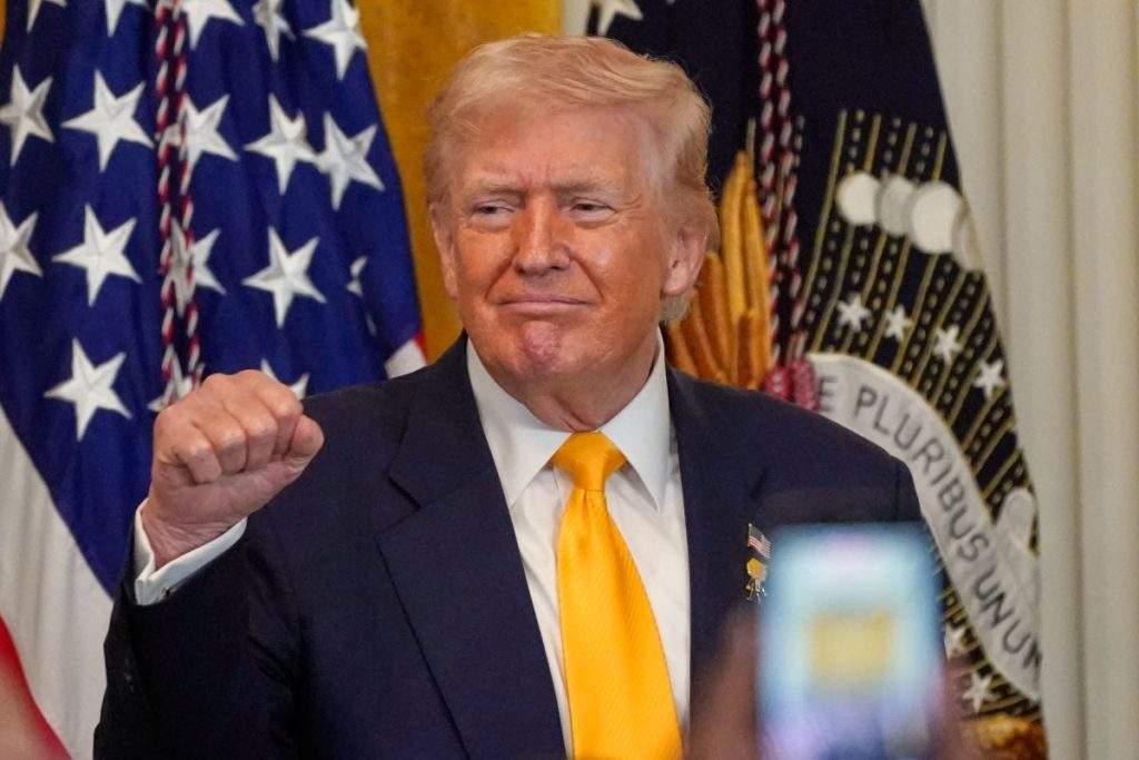 Η Γη της Ελιάς: Ο Στέφανος πεισμώνει και φεύγει από τη Μάνη