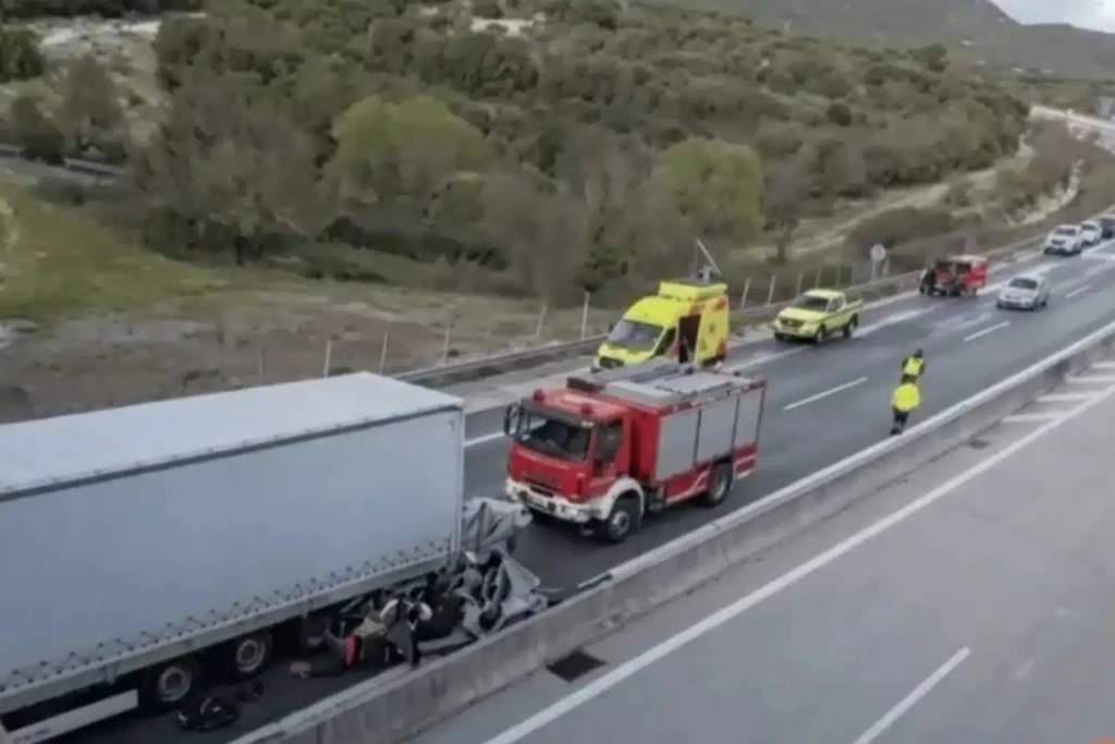 Εορταστικό ωράριο Πάσχα 2026: Πότε ξεκινά σε Αθήνα, Πειραιά και Θεσσαλονίκη – Ποια Κυριακή θα είναι ανοιχτά τα καταστήματα