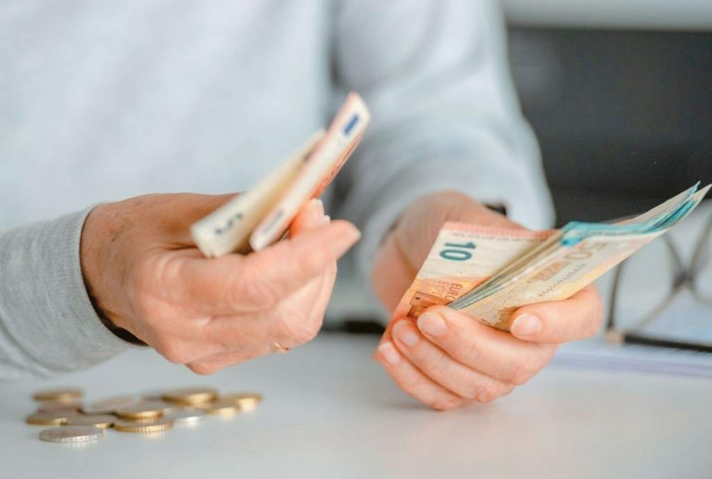 Μητσοτάκης – Βαρδινογιάννης: Από μακριά και (όχι) αγαπημένοι