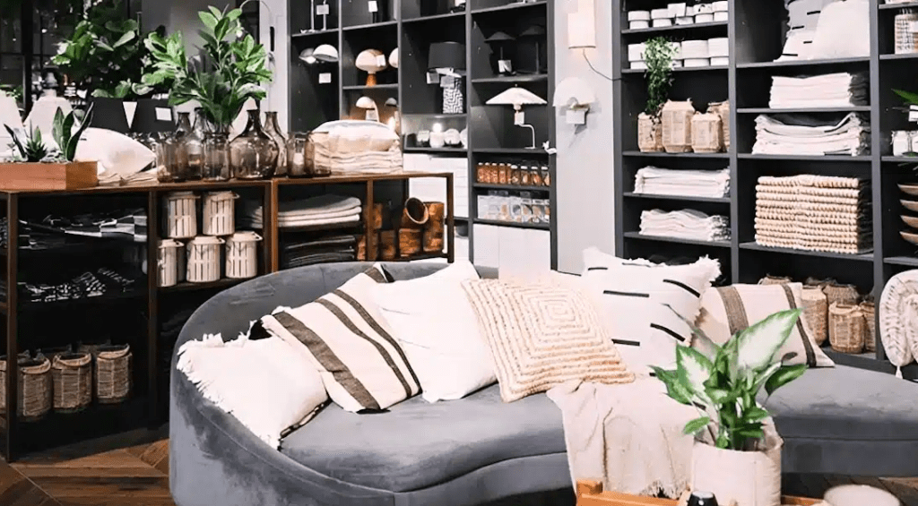 Στενά του Ορμούζ: “Πράσινο φως” από τη Βρετανία στις ΗΠΑ να χρησιμοποιούνε τις βάσεις της για πλήγματα κατά του Ιράν