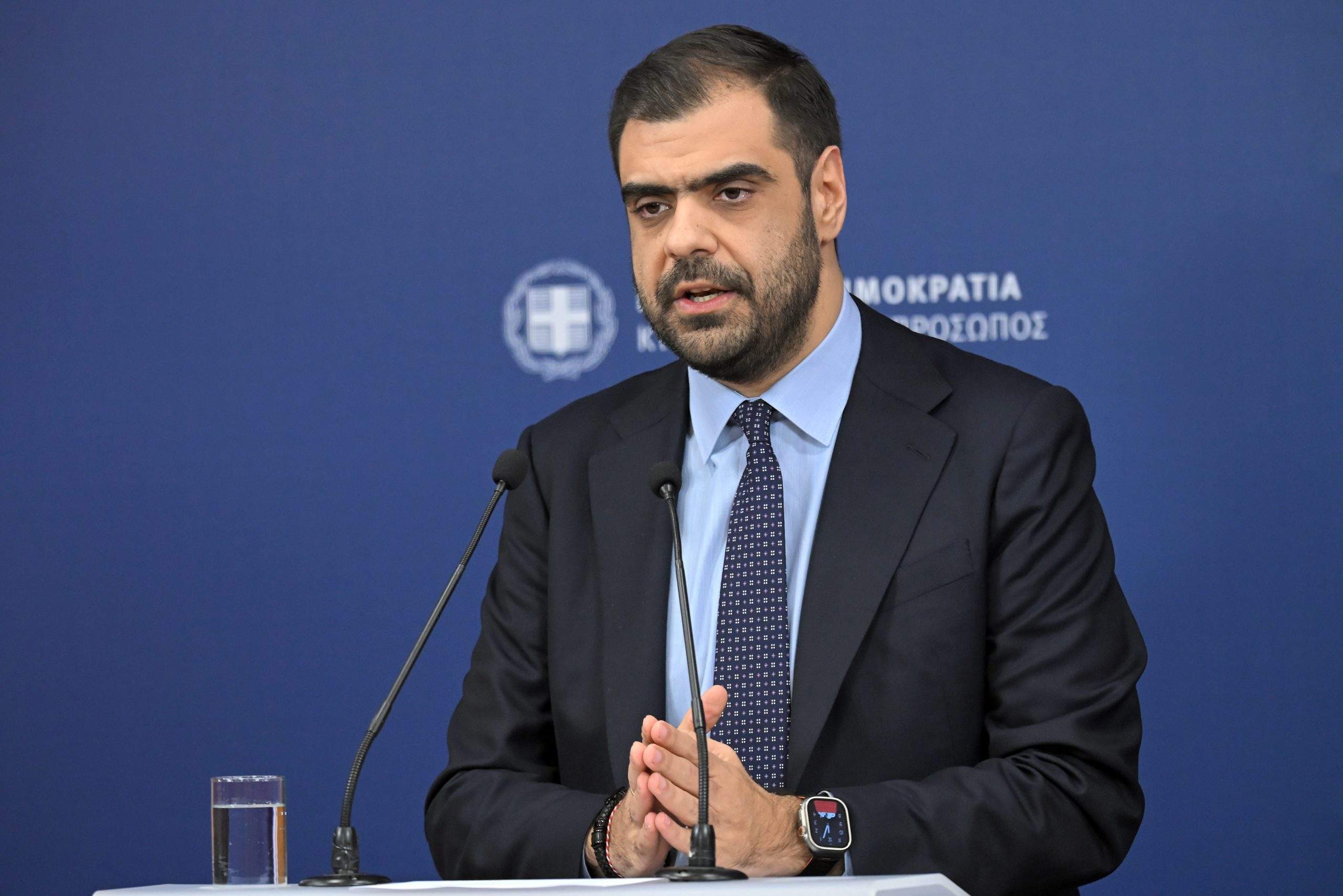 Αντιπολεμικό συλλαλητήριο στο Σύνταγμα, δείτε φωτογραφίες και βίντεο – Κλειστή η Λ.Αμαλίας