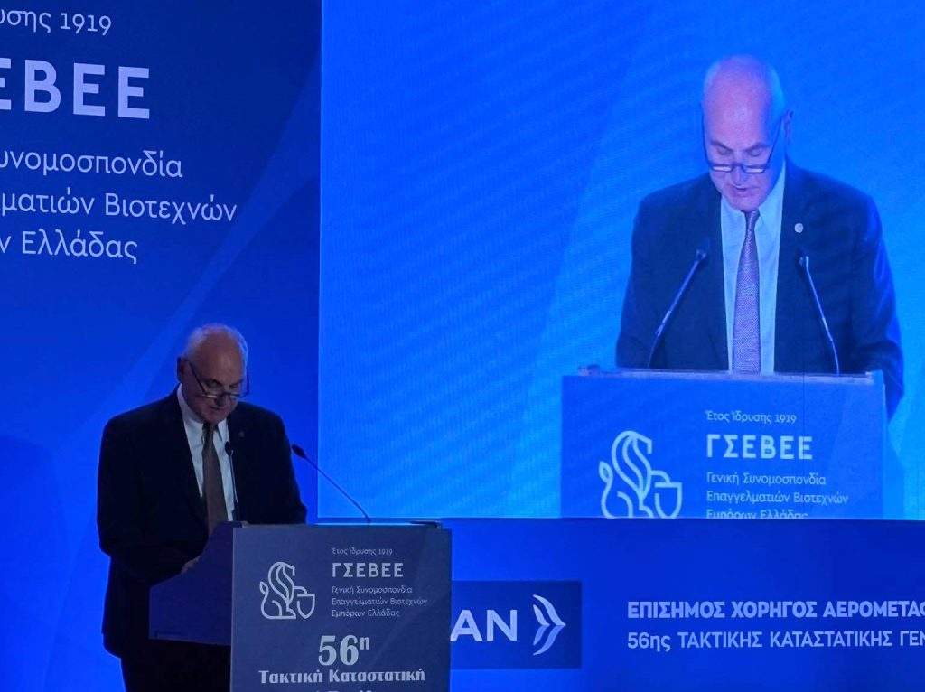 Τα φυτά σου δεν ανθίζουν; Το «μυστικό» που τα ξυπνάει σε 7 μέρες