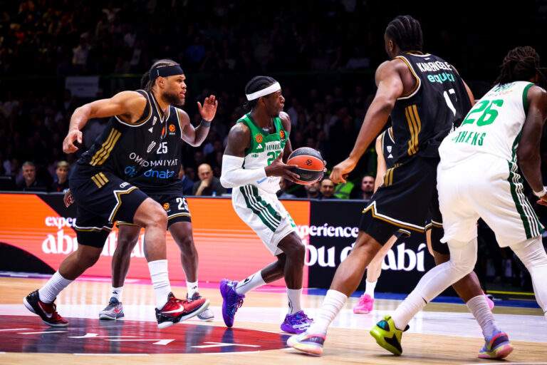 Αντώνης Κανάκης: «Είστε τόσο Axpnστoι ή το κάνετε επίτηδες;» – «Kαταπέλτnς» για τη δίκη των Τεμπών