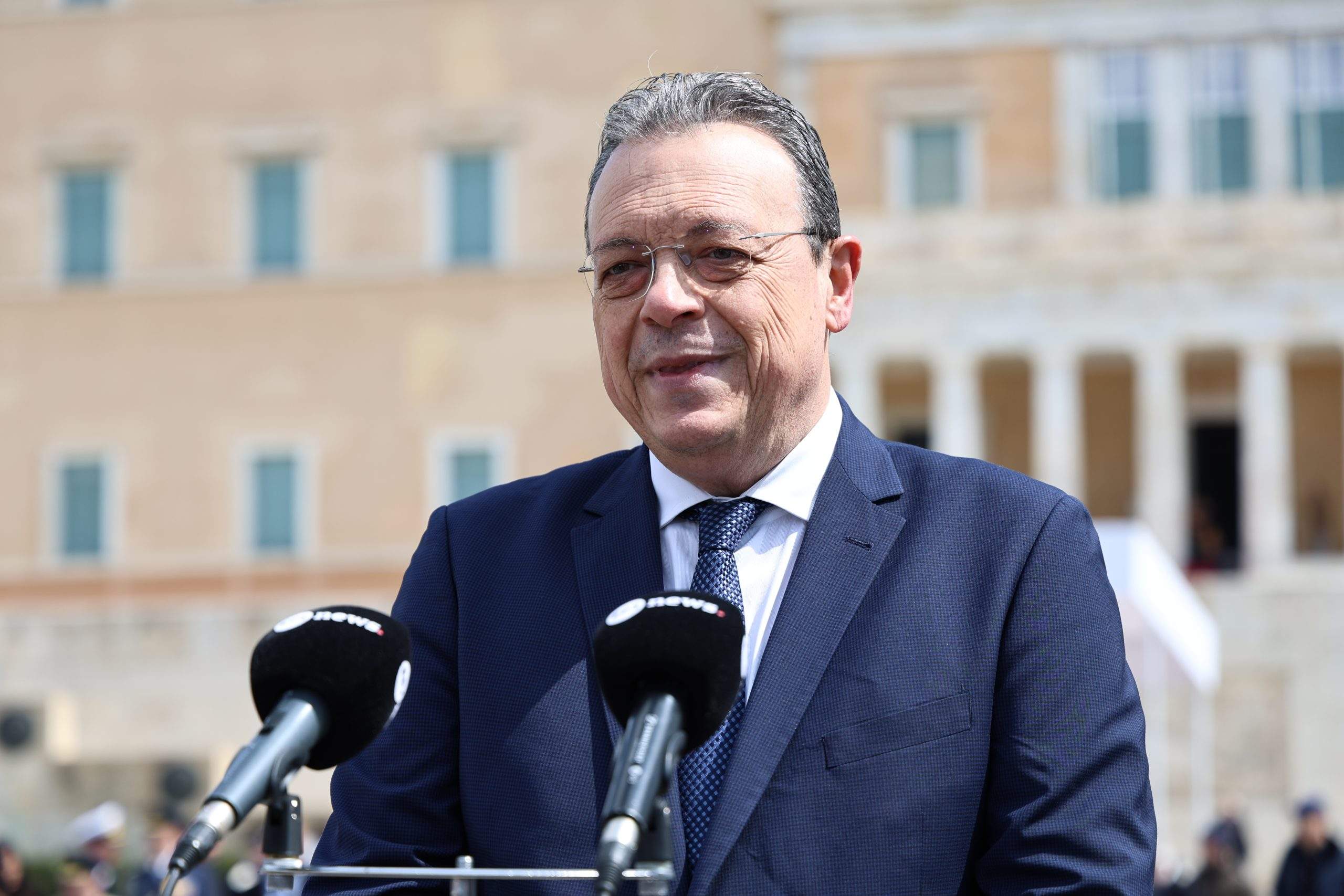 «Κάθε ώρα υπηρετούμε την Ελλάδα, φρουροί της ειρήνης και της εθνικής κυριαρχίας»: Το μήνυμα του Πολεμικού Ναυτικού από τις φρεγάτες σε Μέση Ανατολή, Κύπρο και Μεσόγειο