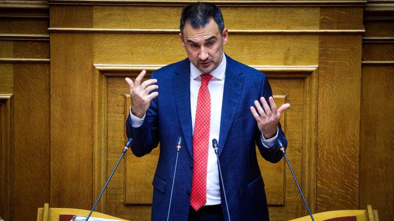 Ο Κίμων Κουρής στην ταινία με τον Μπραντ Πιτ που γυρίζεται στην Ελλάδα – Η μεγάλη στιγμή για τον Έλληνα ηθοποιό (Εικόνα)