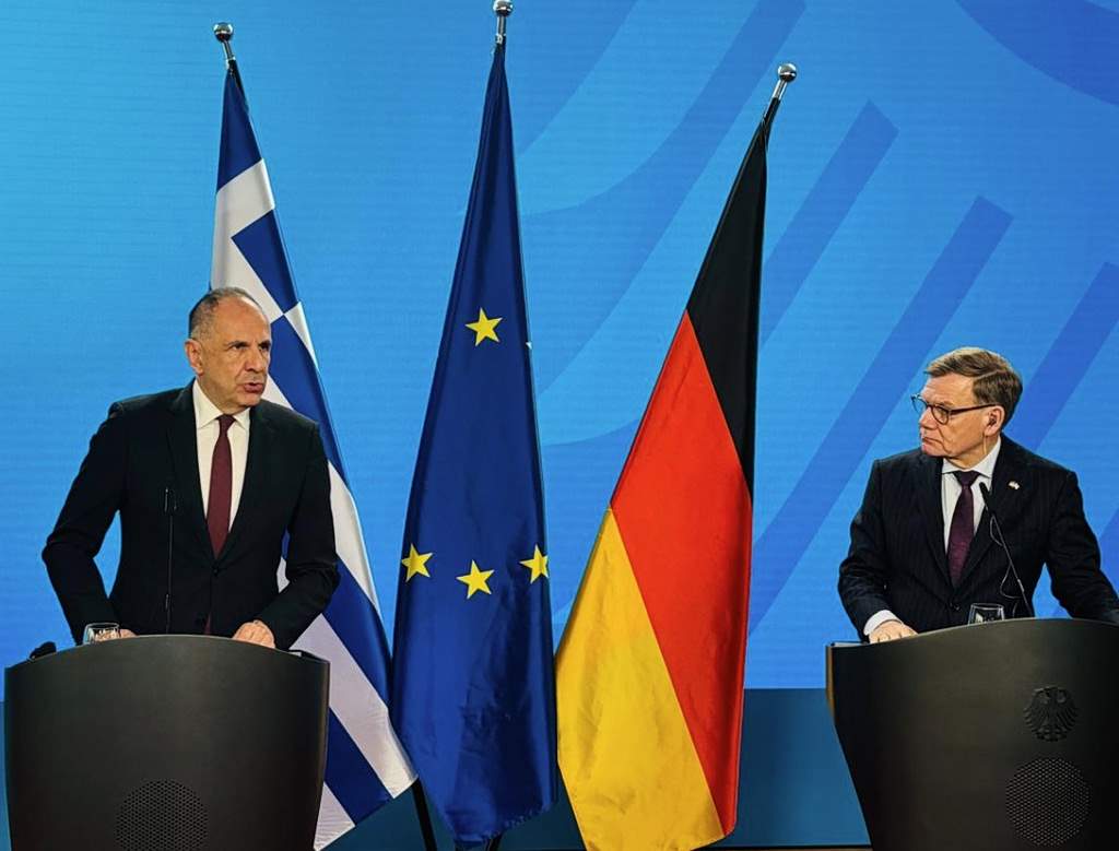 «Εξοικονομώ»: 25 δράσεις 5,3 δισ. € για ευάλωτα νοικοκυριά, επιχειρήσεις, ενέργεια και μεταφορές