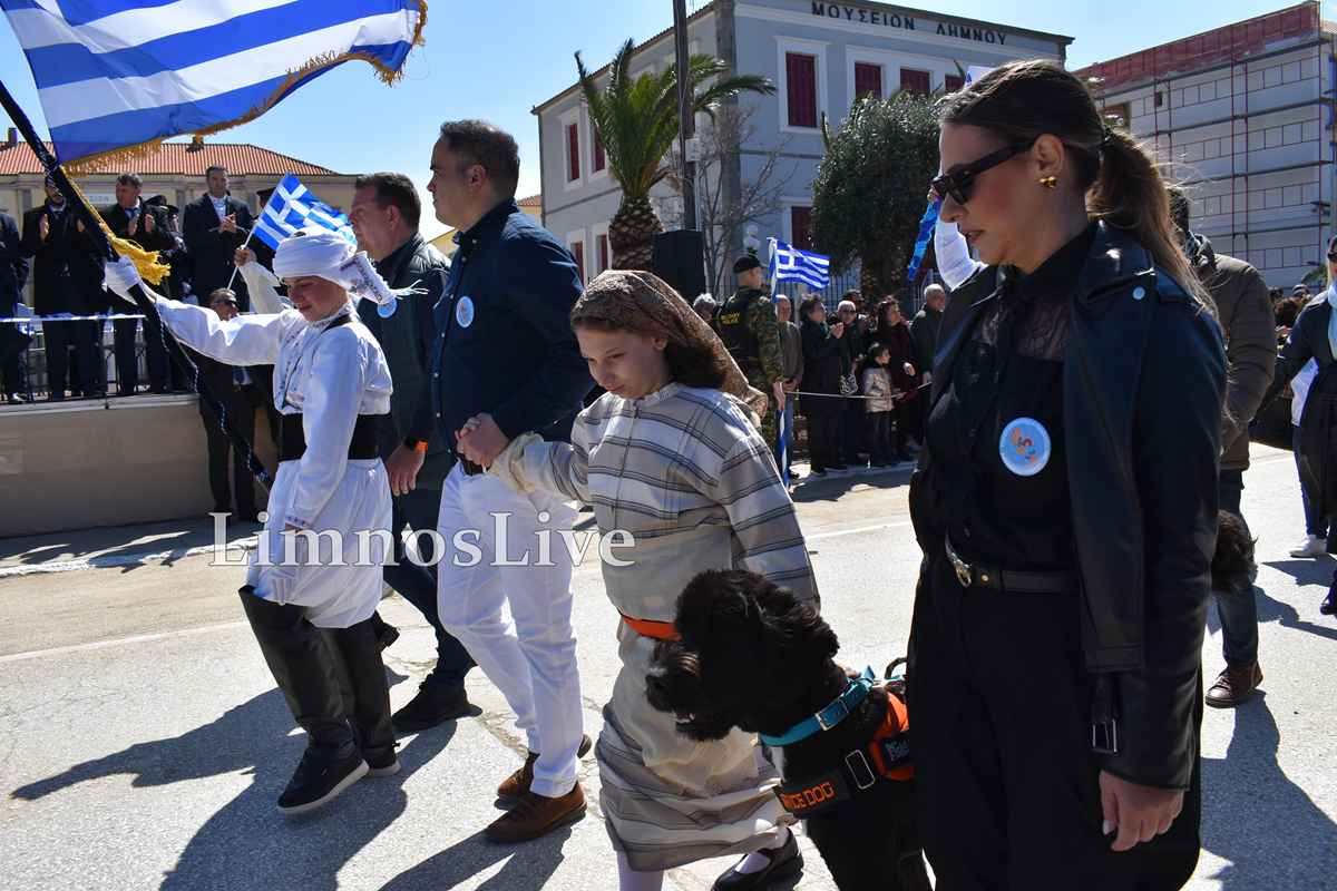 Ζωγράφου: Έκρηξη από γκαζάκια στην είσοδο πολυκατοικίας