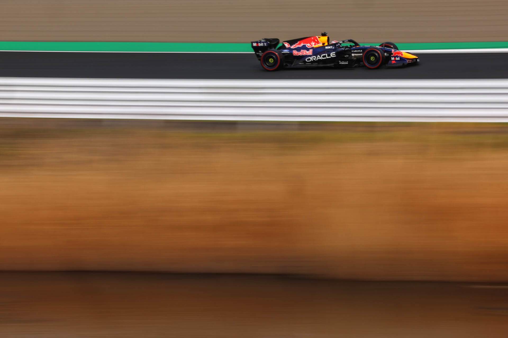 5 παραστάσεις που αξίζει να δεις τον Απρίλιο σε Αθήνα και Θεσσαλονίκη