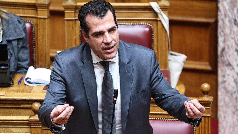 Ο μακρύς δρόμος για τα πυρηνικά, το φαινόμενο «rally around the flag» και η καρδιά της καρδερίνας