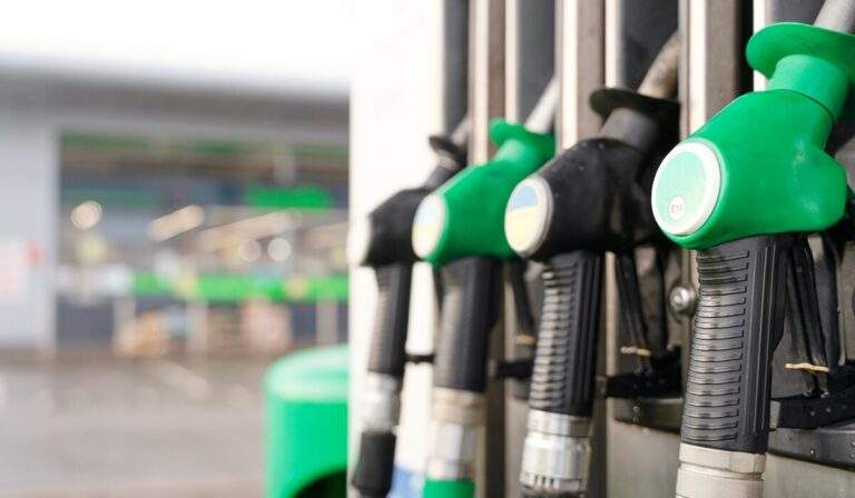 Σοκαριστικό έγκλημα στο Λος Άντζελες: 39χρονη τρανς ντύθηκε σαν τους Blues Brothers και δολοφόνησε 92χρονο εκατομμυριούχο (Βίντεο)