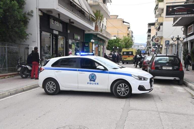 Ρωσία: Υπό έλεγχο τέθηκε η πυρκαγιά στο λιμάνι Ουστ-Λούγκα